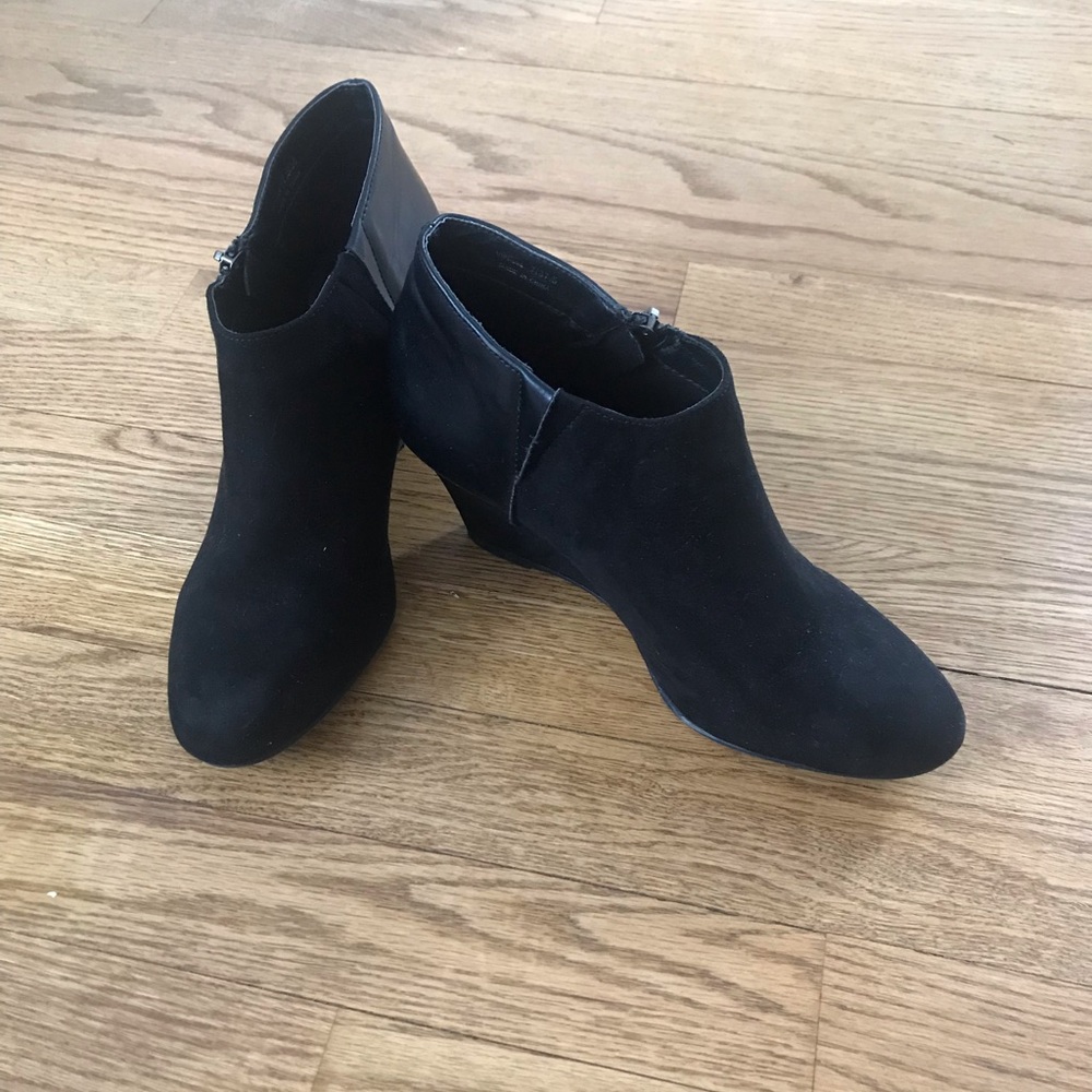 Black Wedge Booties- CL by Chinese Laundry, sz 7.5